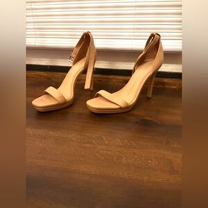 Gianni Bini Nude Heels